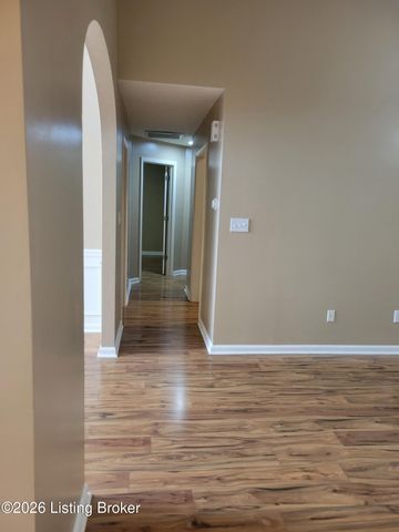 10507 Waycross Ave, Louisville, KY 40229