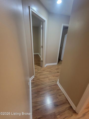 10507 Waycross Ave, Louisville, KY 40229
