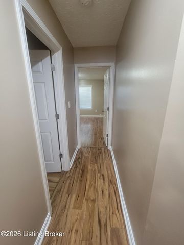 10507 Waycross Ave, Louisville, KY 40229