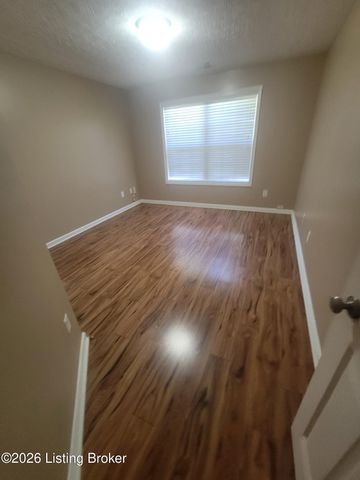 10507 Waycross Ave, Louisville, KY 40229
