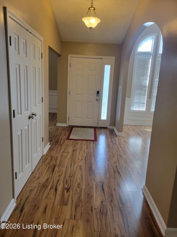 10507 Waycross Ave, Louisville, KY 40229