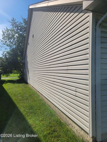 10507 Waycross Ave, Louisville, KY 40229