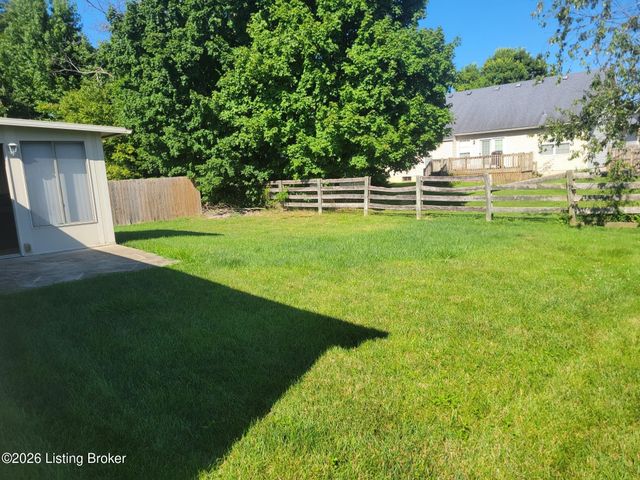 10507 Waycross Ave, Louisville, KY 40229
