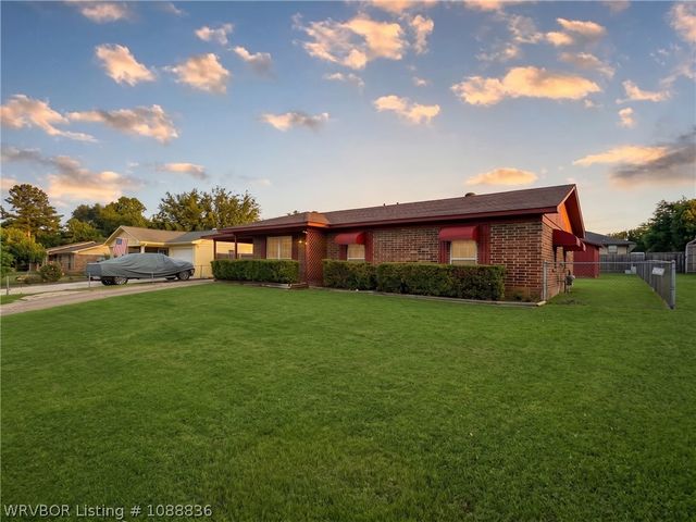 1409 N 26th Street, Van Buren, AR 72956