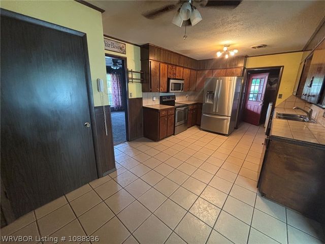 1409 N 26th Street, Van Buren, AR 72956