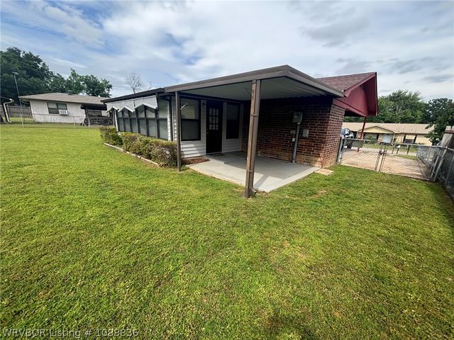 1409 N 26th Street, Van Buren, AR 72956