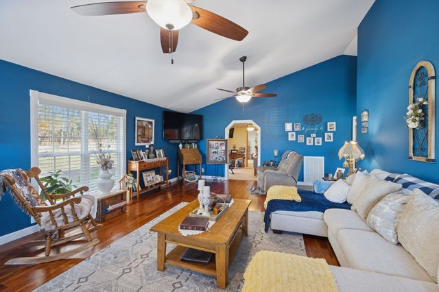 3280 Bethel Rd, Smithville, TN 37166