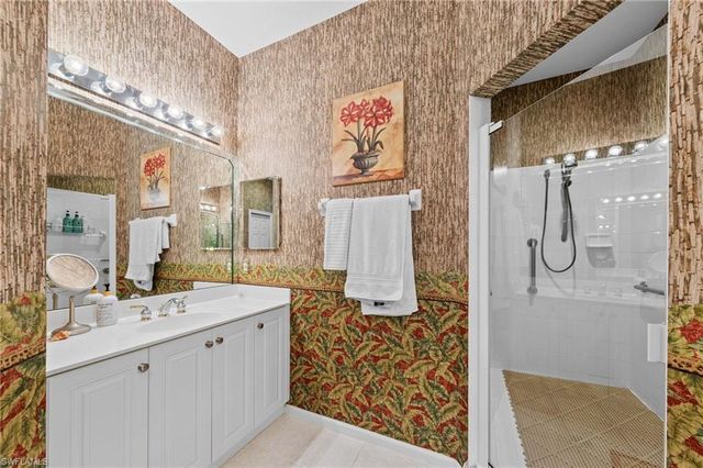 3920 Deer Crossing CT 2, Naples, FL 34114