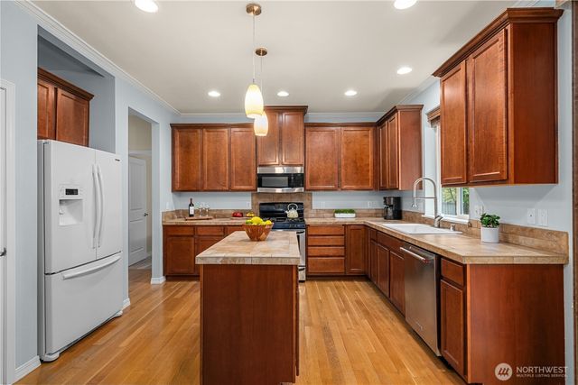 4908 154th Avenue Ct E, Sumner, WA 98390