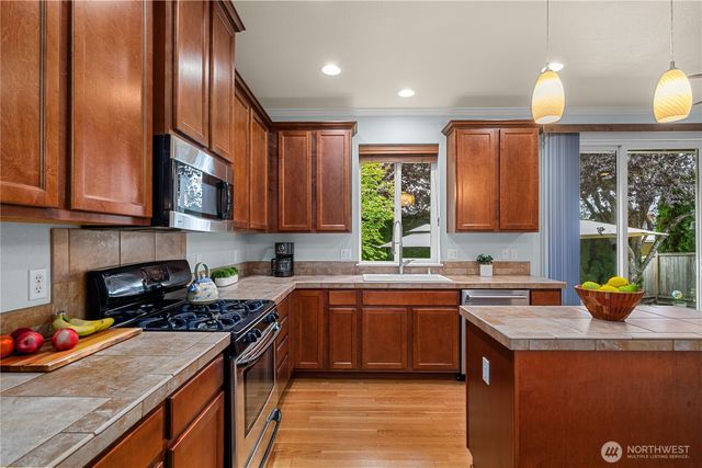 4908 154th Avenue Ct E, Sumner, WA 98390