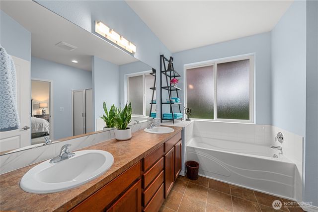 4908 154th Avenue Ct E, Sumner, WA 98390