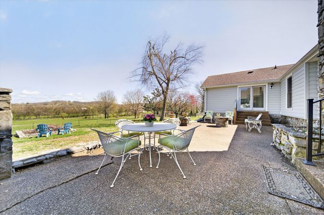 1610 Stop 30 Rd, Hendersonville, TN 37075