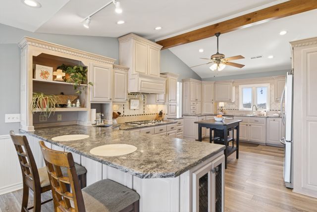 1610 Stop 30 Rd, Hendersonville, TN 37075