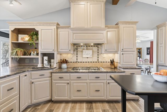 1610 Stop 30 Rd, Hendersonville, TN 37075