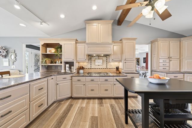 1610 Stop 30 Rd, Hendersonville, TN 37075