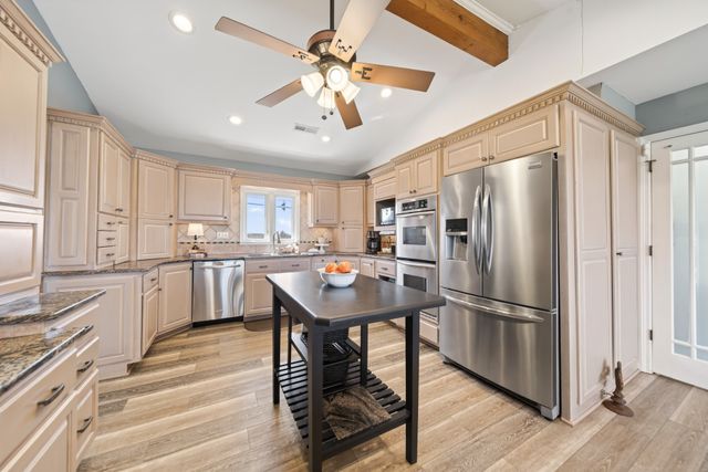 1610 Stop 30 Rd, Hendersonville, TN 37075