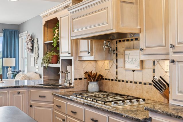 1610 Stop 30 Rd, Hendersonville, TN 37075