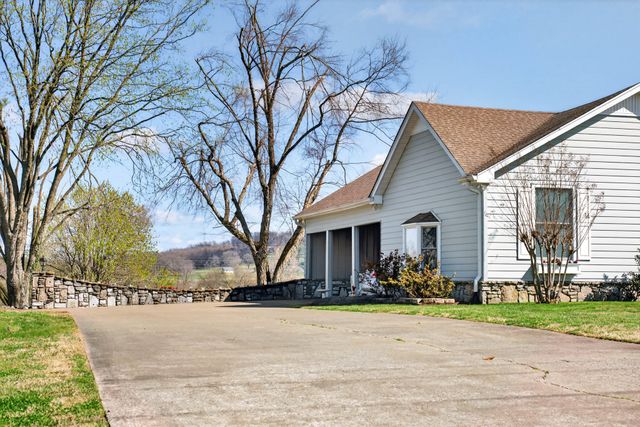 1610 Stop 30 Rd, Hendersonville, TN 37075