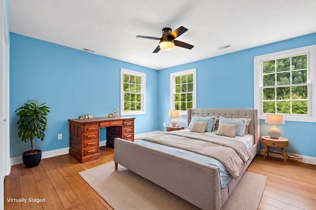 208 Sw Main St, Douglas, MA 01516