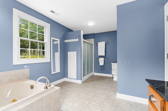208 Sw Main St, Douglas, MA 01516