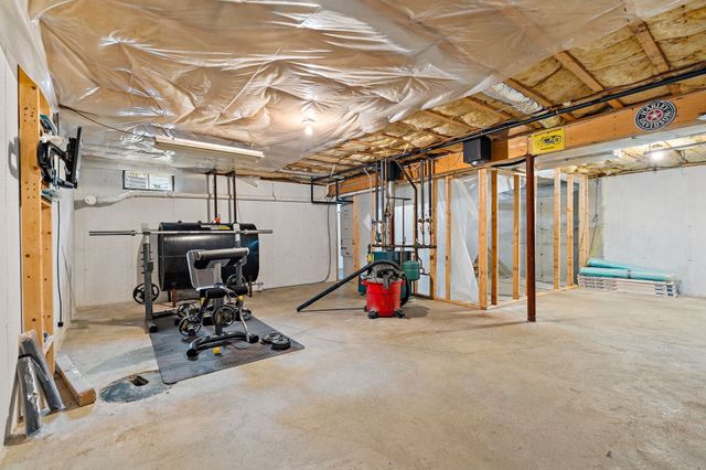208 Sw Main St, Douglas, MA 01516