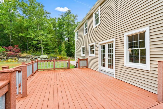208 Sw Main St, Douglas, MA 01516