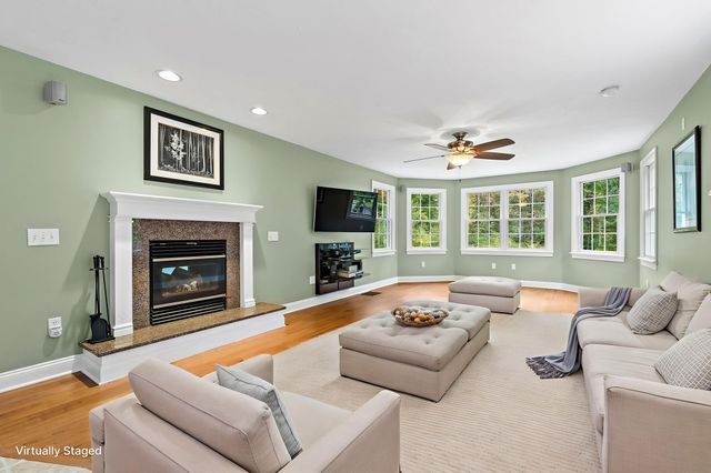 208 Sw Main St, Douglas, MA 01516