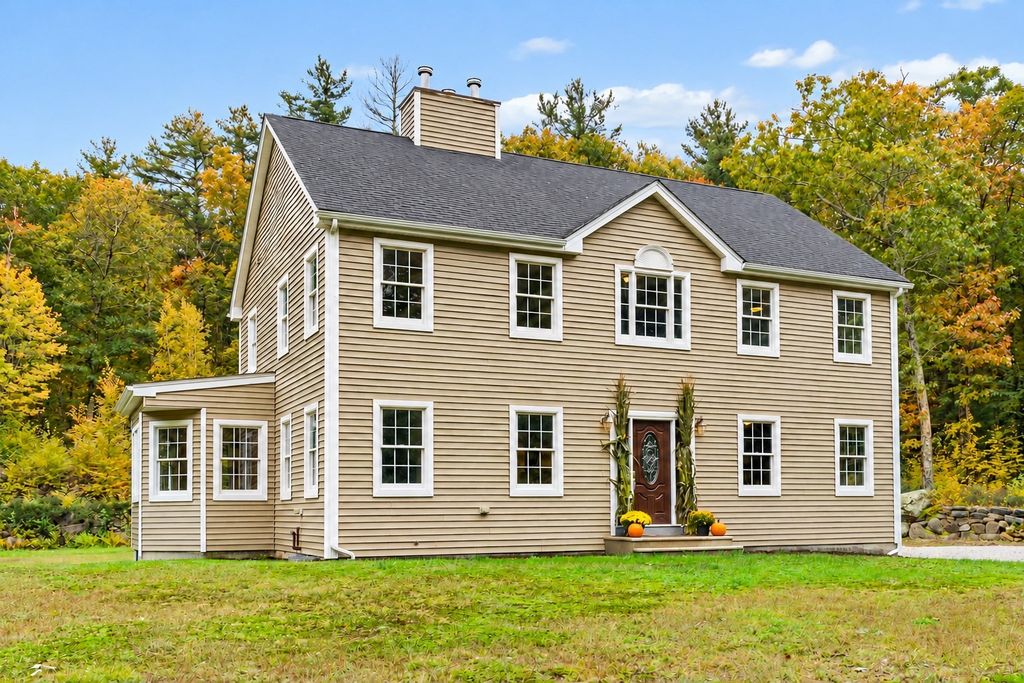 208 Sw Main St, Douglas, MA 01516