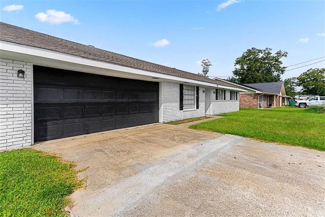 2907 Mary Ann Street, Sulphur, LA 70663