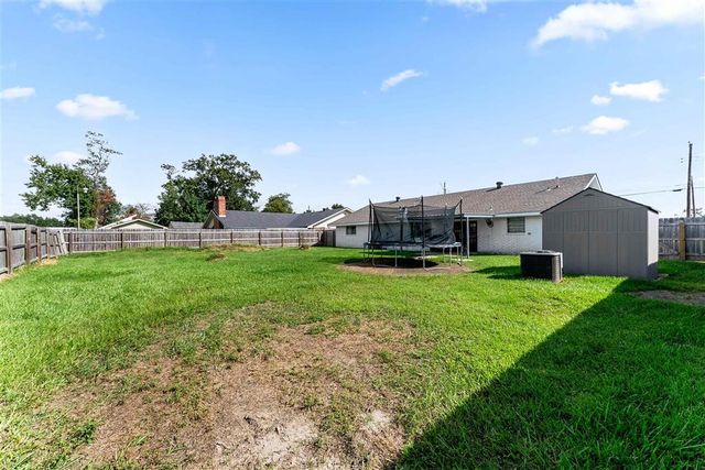 2907 Mary Ann Street, Sulphur, LA 70663
