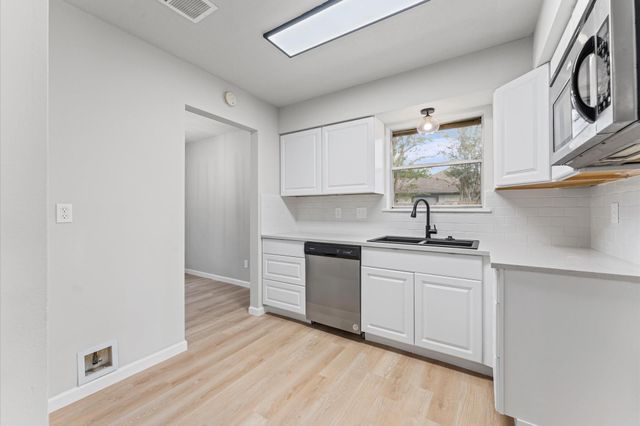 15439 Woodhorn Drive, Houston, TX 77062