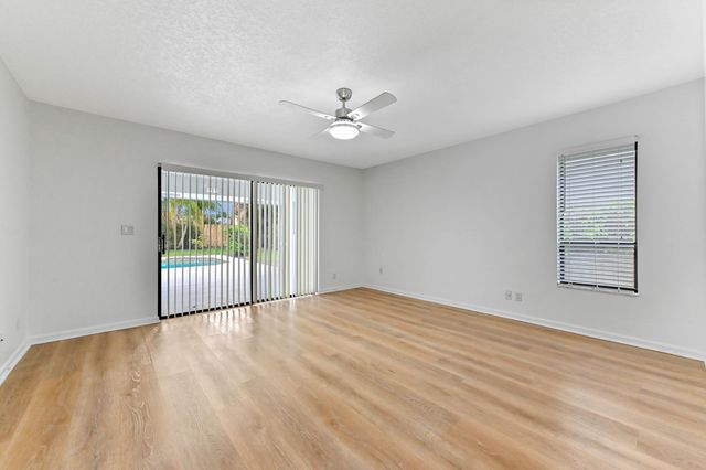 13772 Ishnala Circle, Wellington, FL 33414