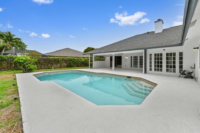 13772 Ishnala Circle, Wellington, FL 33414