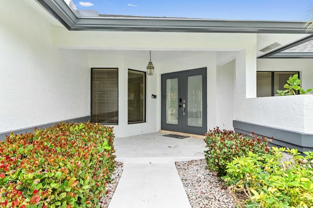 13772 Ishnala Circle, Wellington, FL 33414