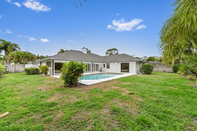 13772 Ishnala Circle, Wellington, FL 33414