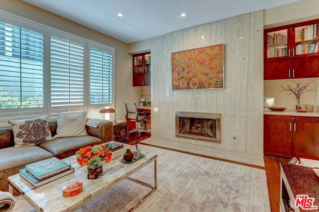 148 S Crescent Drive 101, Beverly Hills, CA 90212