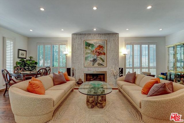 148 S Crescent Drive 101, Beverly Hills, CA 90212