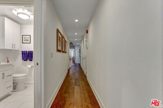 148 S Crescent Drive 101, Beverly Hills, CA 90212