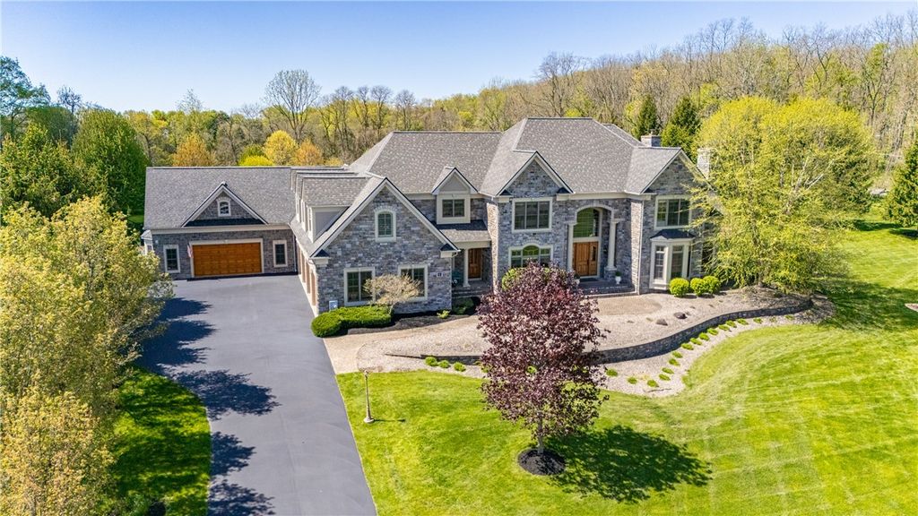 1 Carolina Drive, Mendon, NY 14534