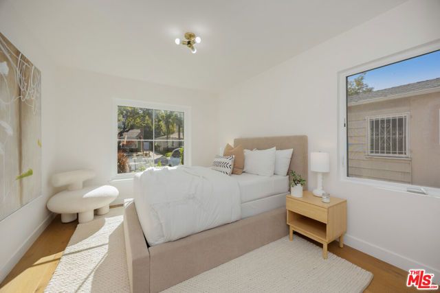 3953 S Victoria Avenue, Los Angeles, CA 90008