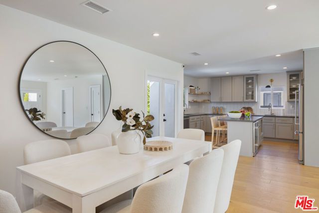 3953 S Victoria Avenue, Los Angeles, CA 90008