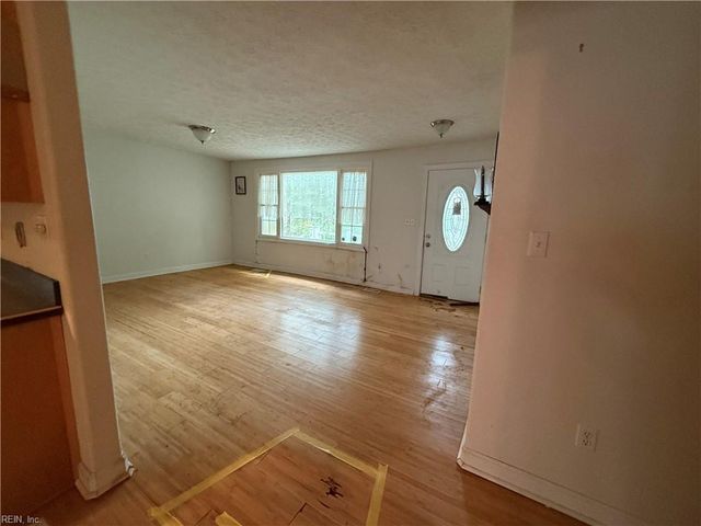 230 Rich RD, Yorktown, VA 23693