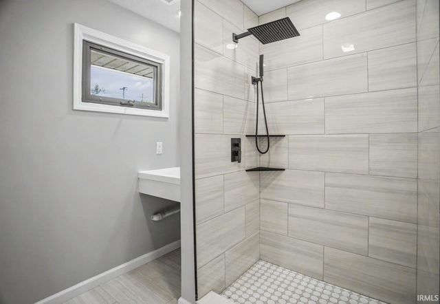 3300 Longlois Drive, Lafayette, IN 47904