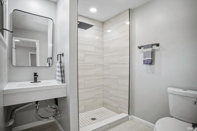 3300 Longlois Drive, Lafayette, IN 47904