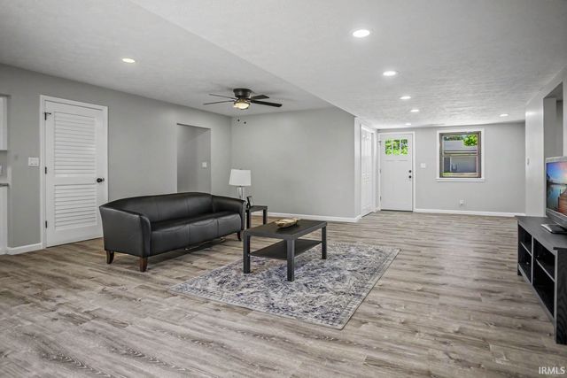 3300 Longlois Drive, Lafayette, IN 47904