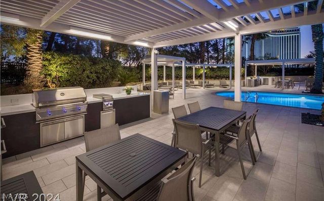 2877 Paradise Road 805, Las Vegas, NV 89109