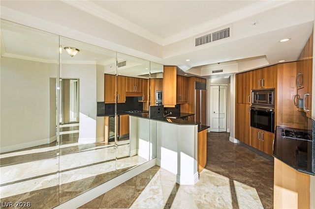 2877 Paradise Road 805, Las Vegas, NV 89109