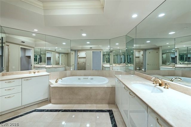 2877 Paradise Road 805, Las Vegas, NV 89109