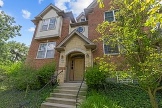 112 Enclave Drive, Mount Prospect, IL 60056