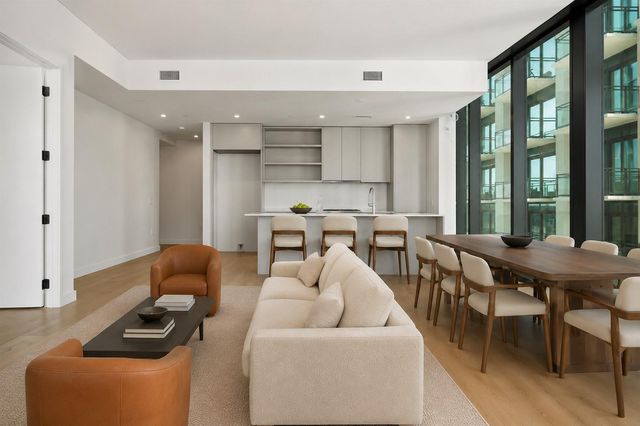 610 Davis ST 2408, Austin, TX 78701